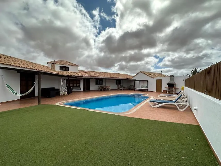 Villa With Pool In The Centre Of Fuerteventura Antigua