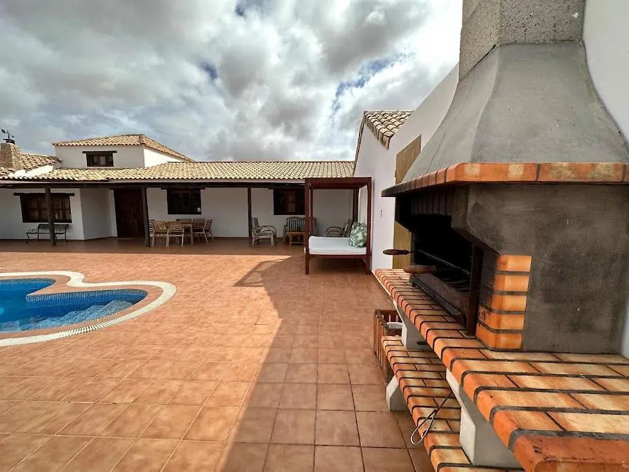 Villa With Pool In The Centre Of Fuerteventura Antigua